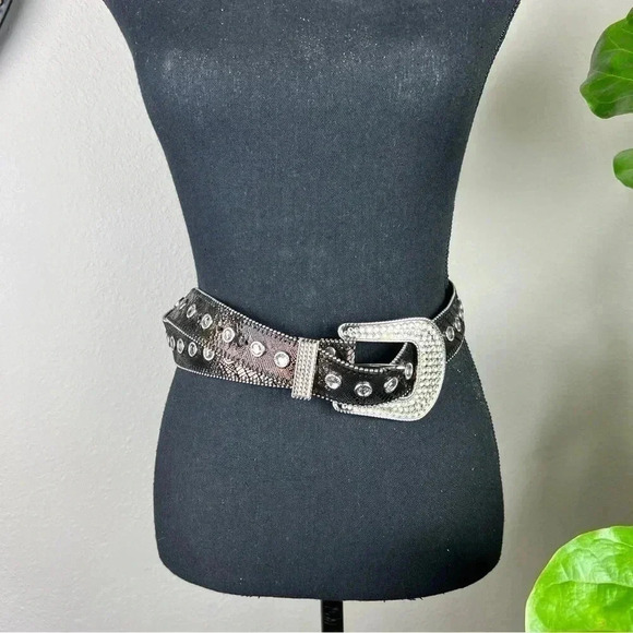 Women’s Silver Tone Rhinestone Animal Print Western Boho Belt in Black L… - Picture 2 of 13